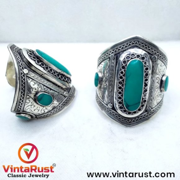 Single  Turquoise Cuff Bracelet, Vintage Cuff Bracelet, Boho Cuff, Turquoise - Picture 3 of 8
